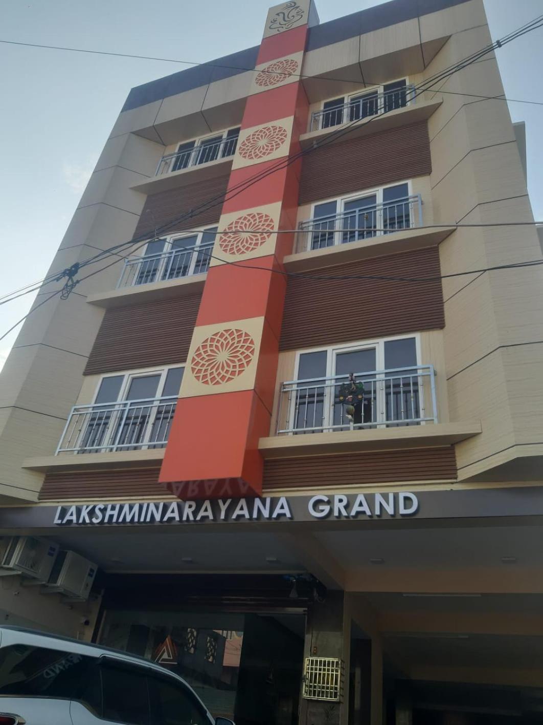 Lakshmi Narayana Grand Hotel Канчипурам Екстериор снимка